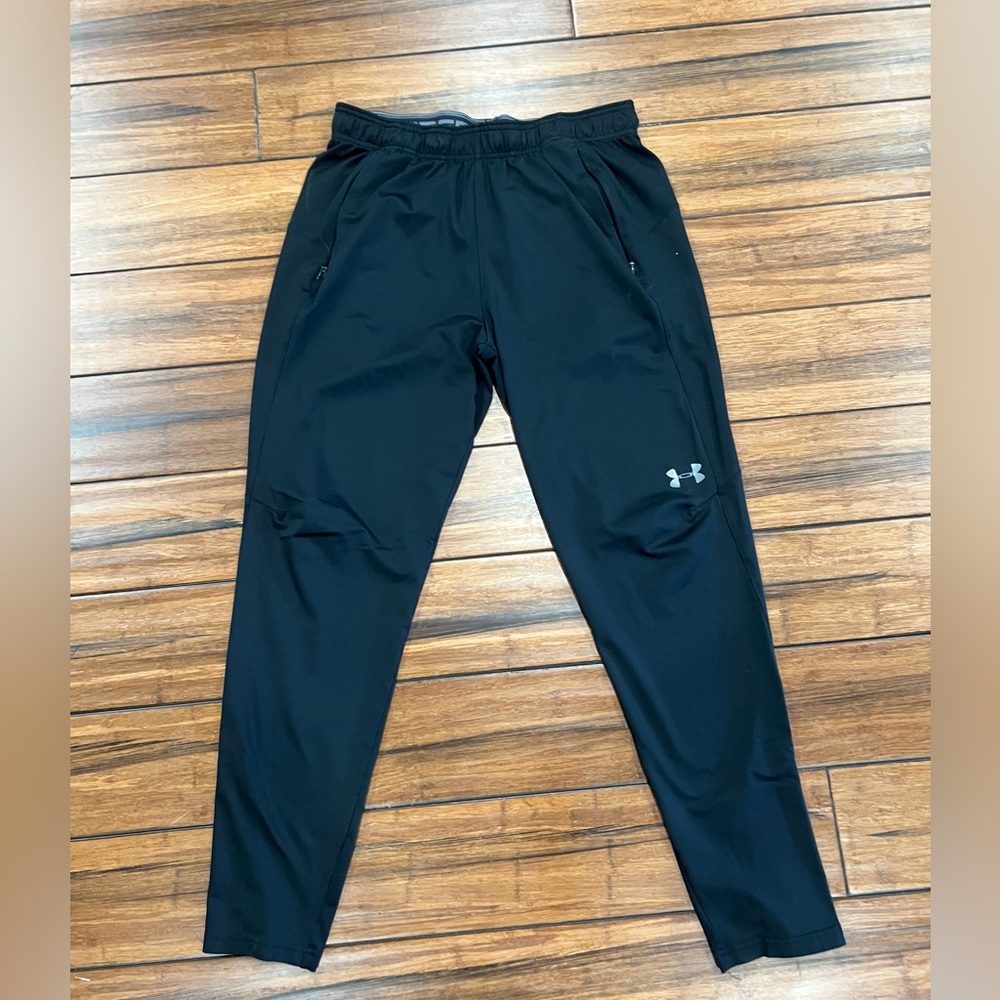 Men’s Lg Black Under Armour athletic joggers